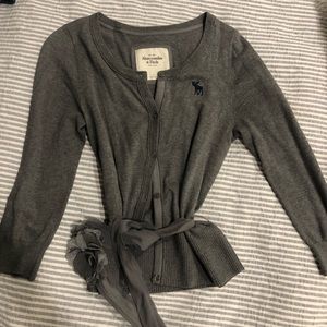 Abercrombie & Fitch gray quarter sleeve sweater!